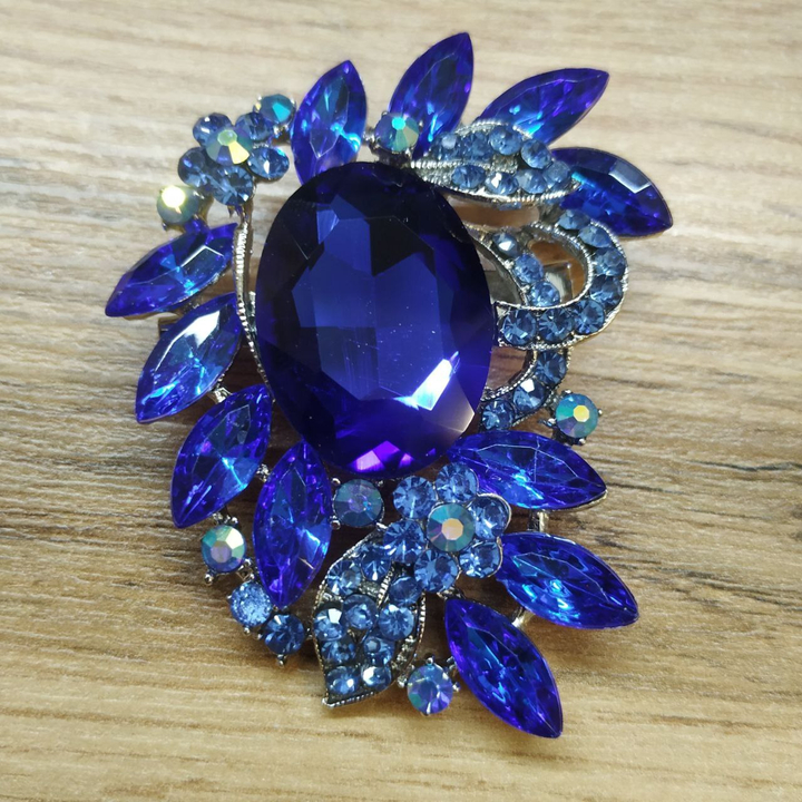 Брошь Crystals Ветви овал стразы стекло цвет синий металл серебристый