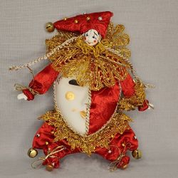 Интерьерная кукла Клоун на маске с золотым воротником