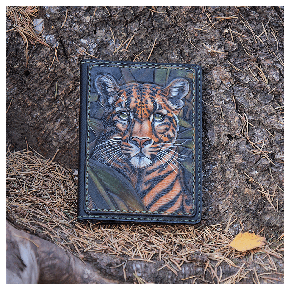 Кожаная обложка на паспорт «Ягуар»