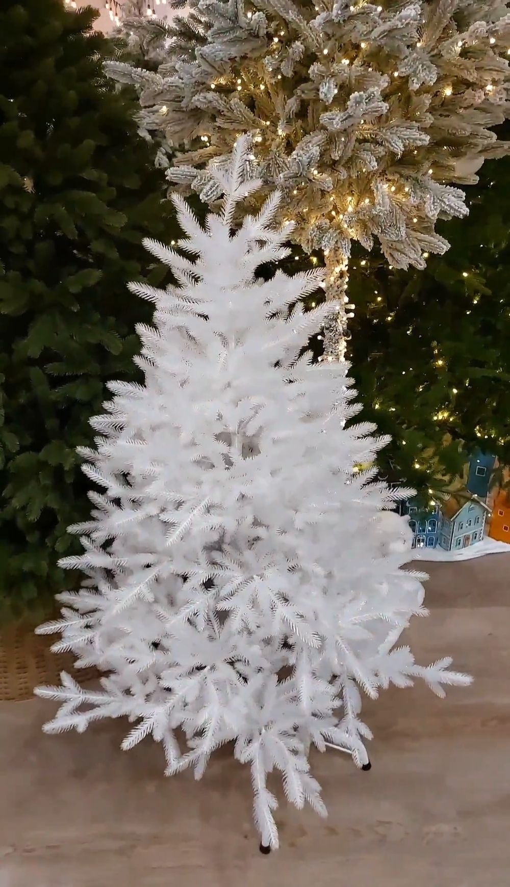 литая белая ель