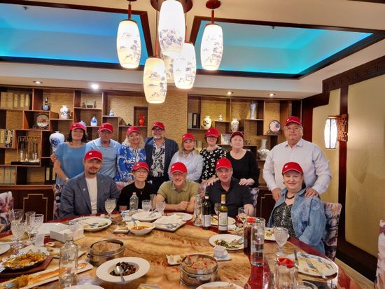 КОГДА ДРУЗЬЯ ВСТРЕЧАЮТСЯ НЕЗАПЛАНИРОВАННО...