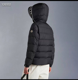 Пуховик Moncler