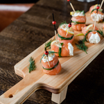 Деревянная сервировочная  доска для подачи блюд и закусок из древесины кедра. Art of Siberia. RD10