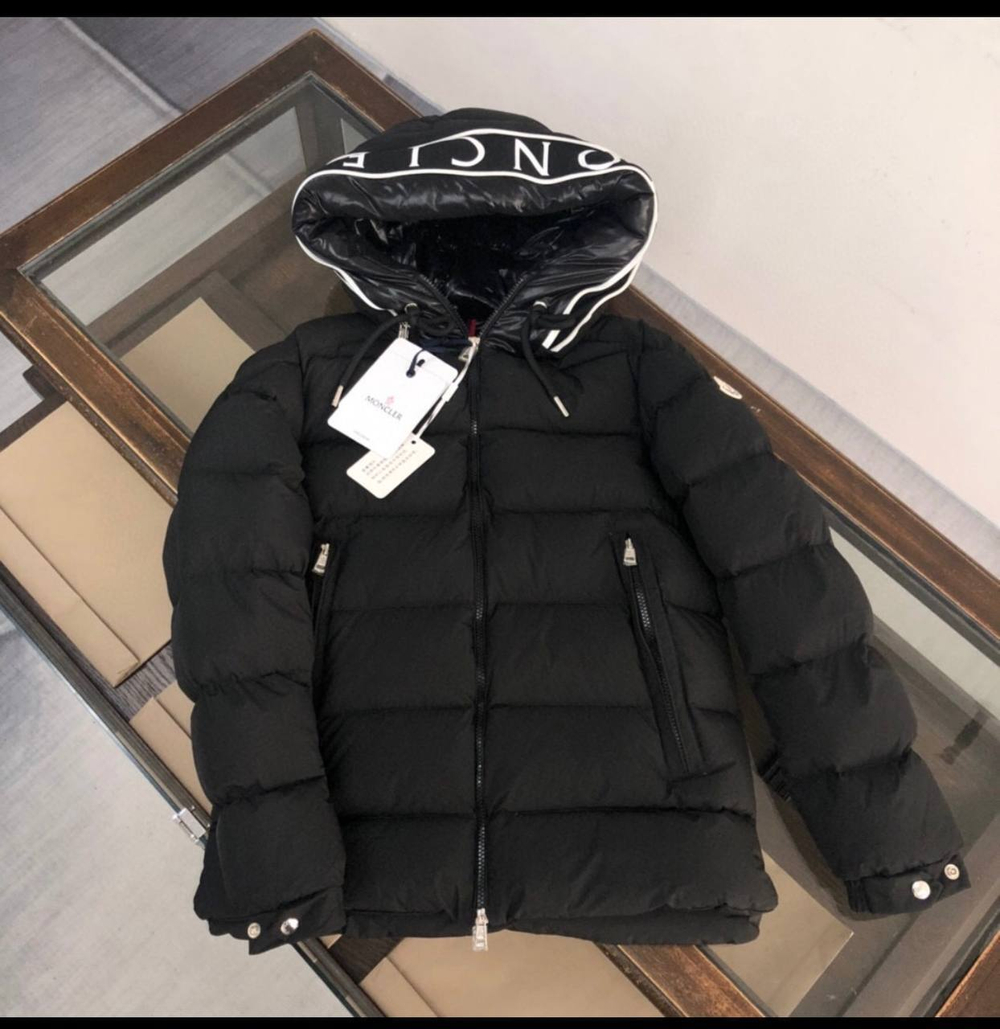 Пуховик Moncler
