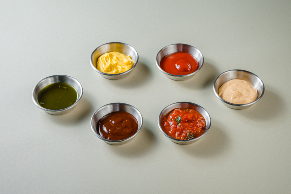 Сметанный с чесноком