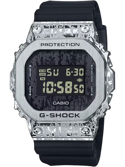 Наручные часы Casio GM-5600GC-1D