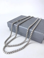 Длинная цепь тонкого плетения из стали