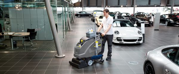 Уборка в автосалоне Уборка в автосалоне