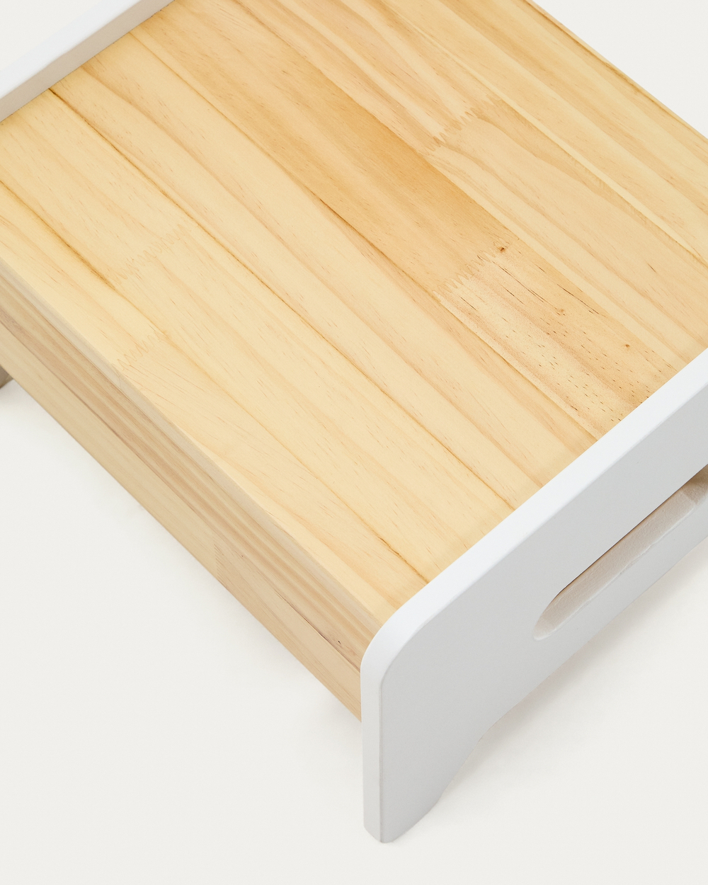 Детский табурет/ступенька Cecilia из массива натурального и белого FSC сосны