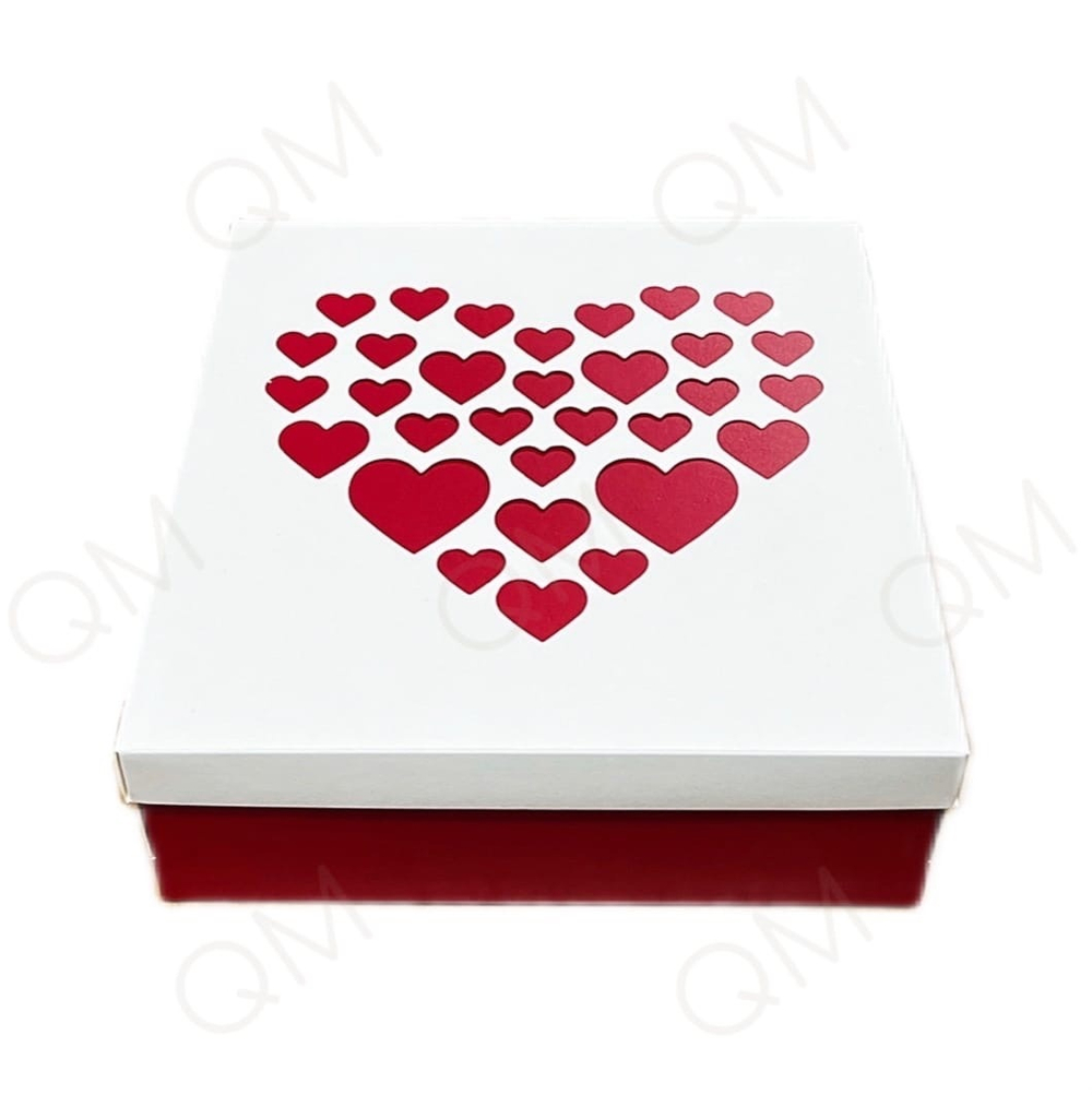 Коробка для зефира, тортов и пирожных бело-красная с сердечками 200*200*70 мм, 25шт