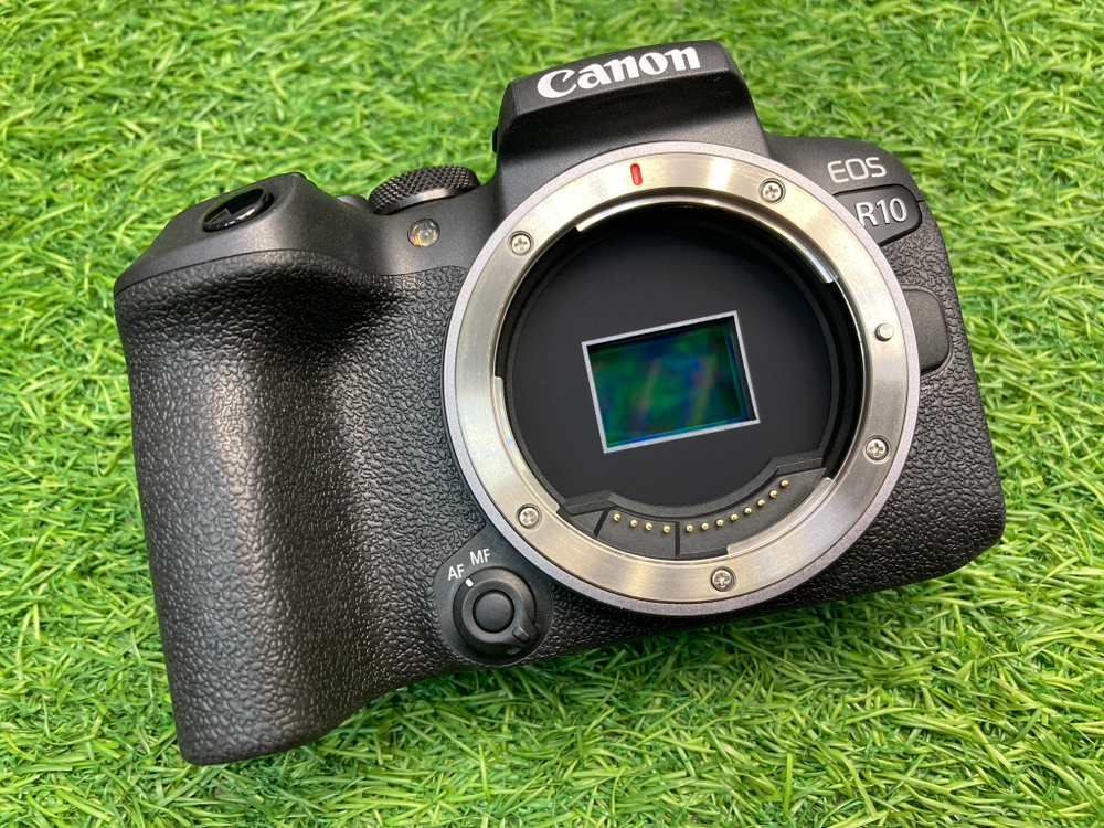 Canon EOS R10