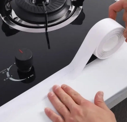 Лента на зазоры и отверстия для ванны, кухни, раковины, унитаза, плиты, окон 3.8 см х 3.20 м белая / декор для дома интерьера
