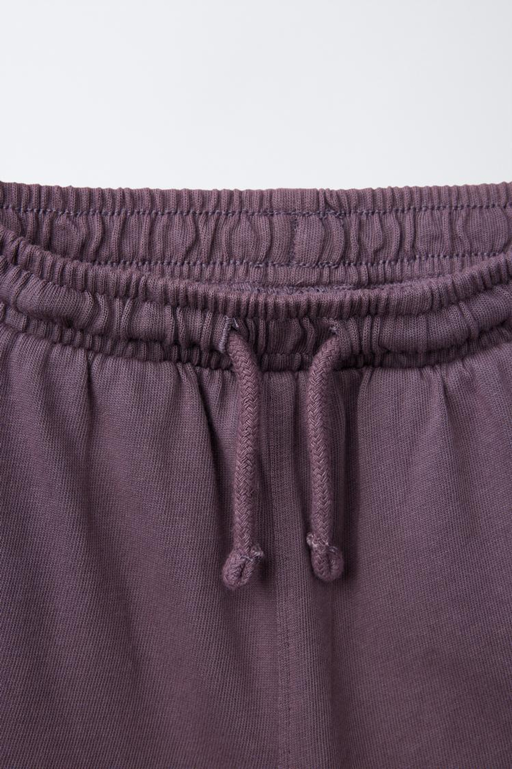 ZARA КОМПЛЕКТ ИЗ ОДНОТОННОЙ ФУТБОЛКИ И ШОРТОВ-БЕРМУДОВ, ТЕМНО-БАКЛАЖАНОВЫЙ