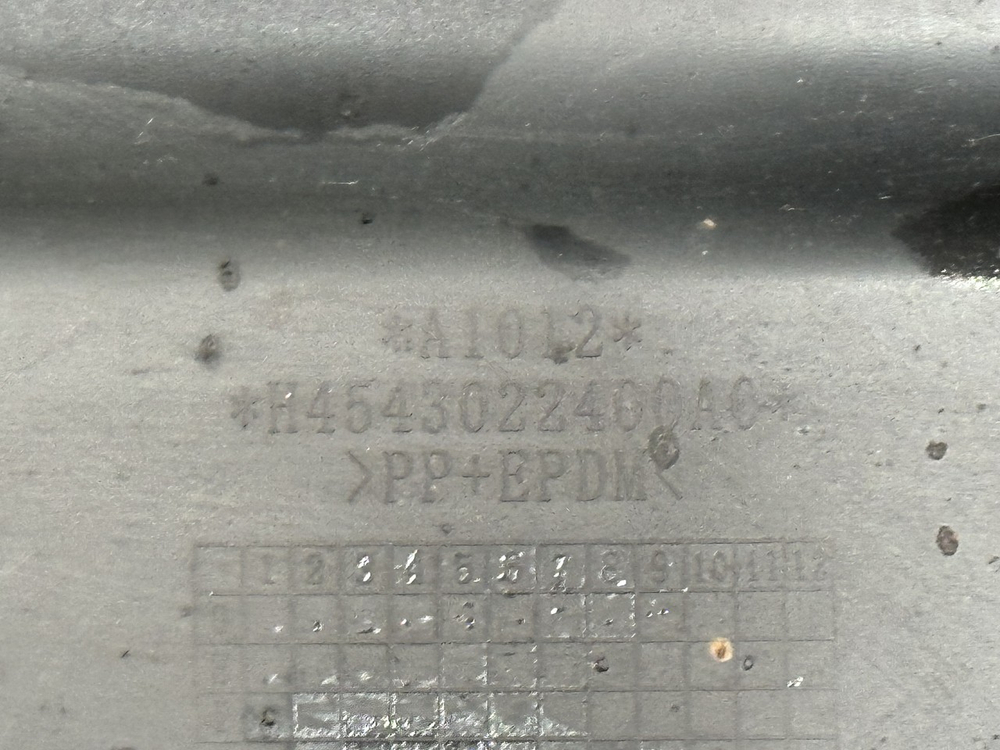 Крыло переднее правое передняя часть 2022г