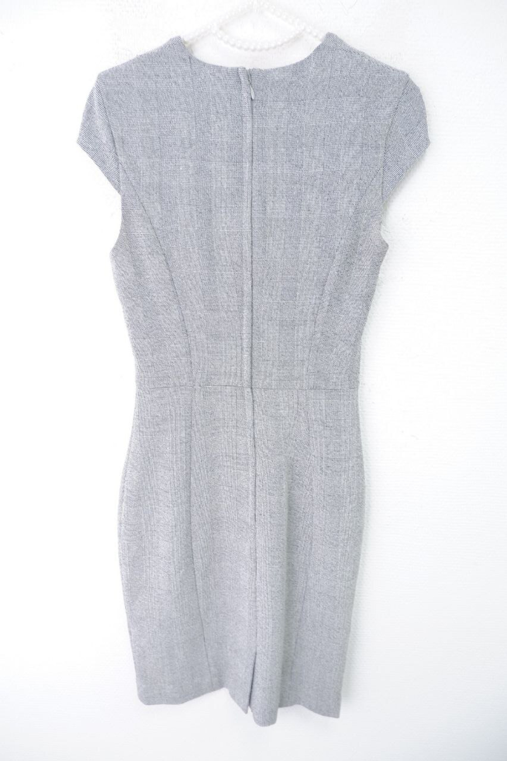 Платье H&M с коротким рукавом 36 размер