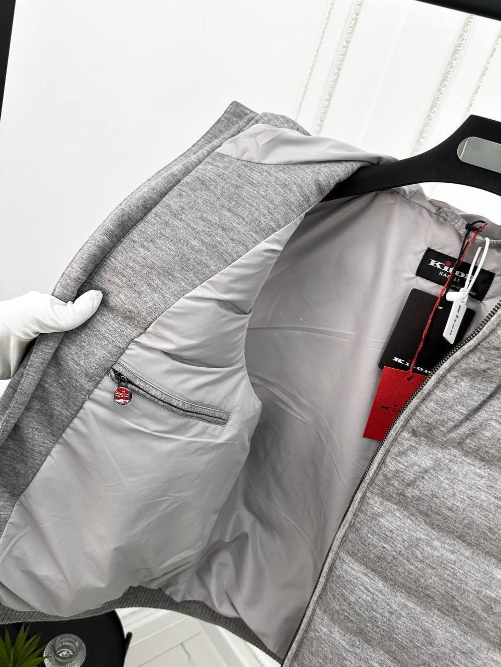 Безрукавка Kiton