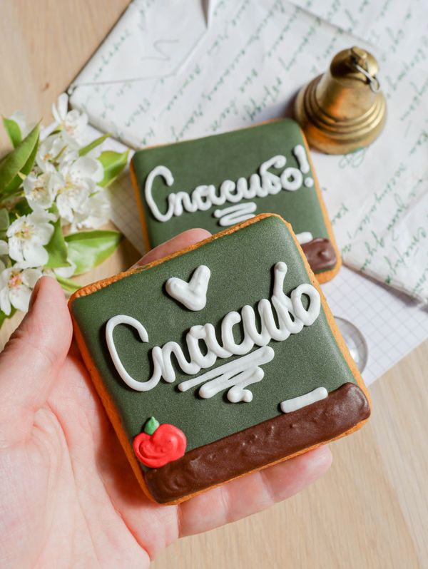 Пряник ≈ 7 см, форма: на выбор