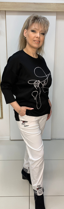 Коттоновая толстовка со стразовым cилуэтом