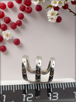 Клипса обманка на ухо (без прокола) тройная. Бижутерия.