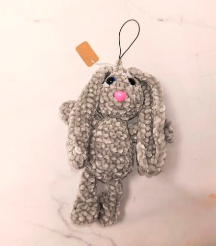 Плюшевый зайка-брелок