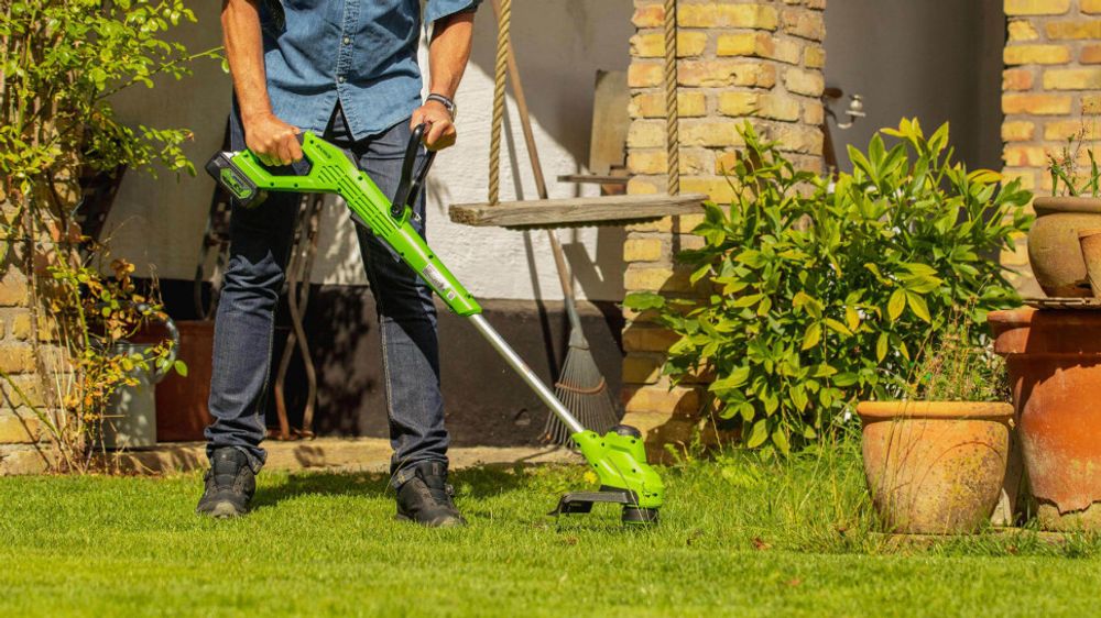 Аккумуляторный триммер Greenworks G24LT28K2, 24v, (2107107UA), 28 см, АКБ 2 А·ч и ЗУ