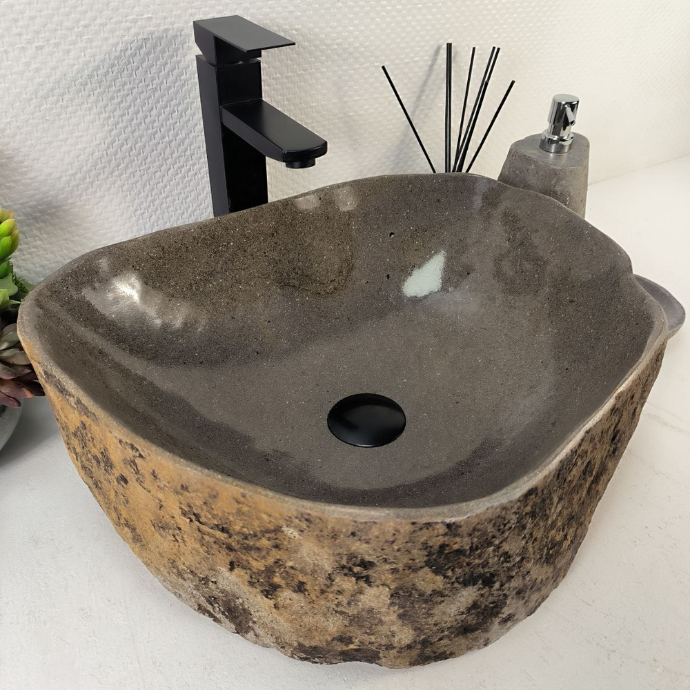 Раковина из речного камня RS-65275 48*38*15 0861