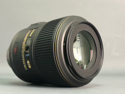 Nikon 105mm 2.8G IF-ED AF-S VR Micro-Nikkor