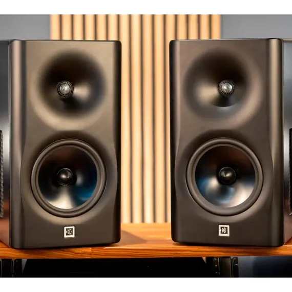 Dutch & Dutch 8c Studio Speaker Black