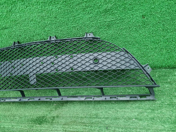 Решетка перед. бампера Mercedes GLE C292 15-19 AMG