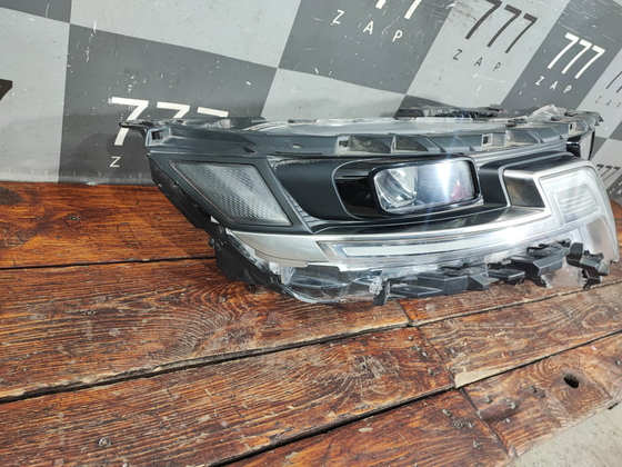 Фара правая LED Kia Carnival 4 (KA4) 20-нв Б/У Оригинал 92102R0000