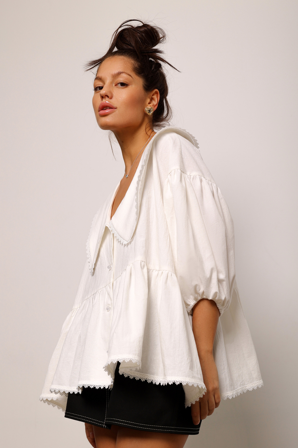 Рубашка объемная с кружевом