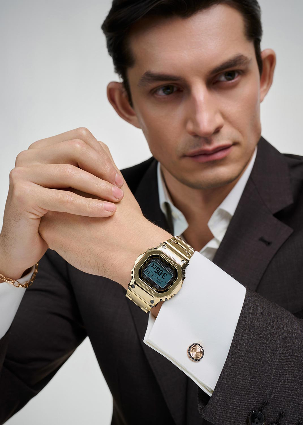 Мужские наручные часы Casio GMW-BZ5000GD-9