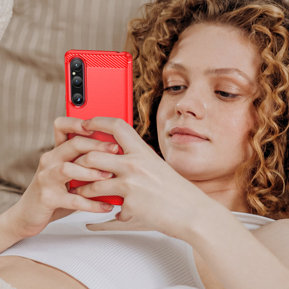 Чехол красного цвета с дизайном под карбон на Sony Xperia 1 V, 1-5, серия Carbon от Caseport