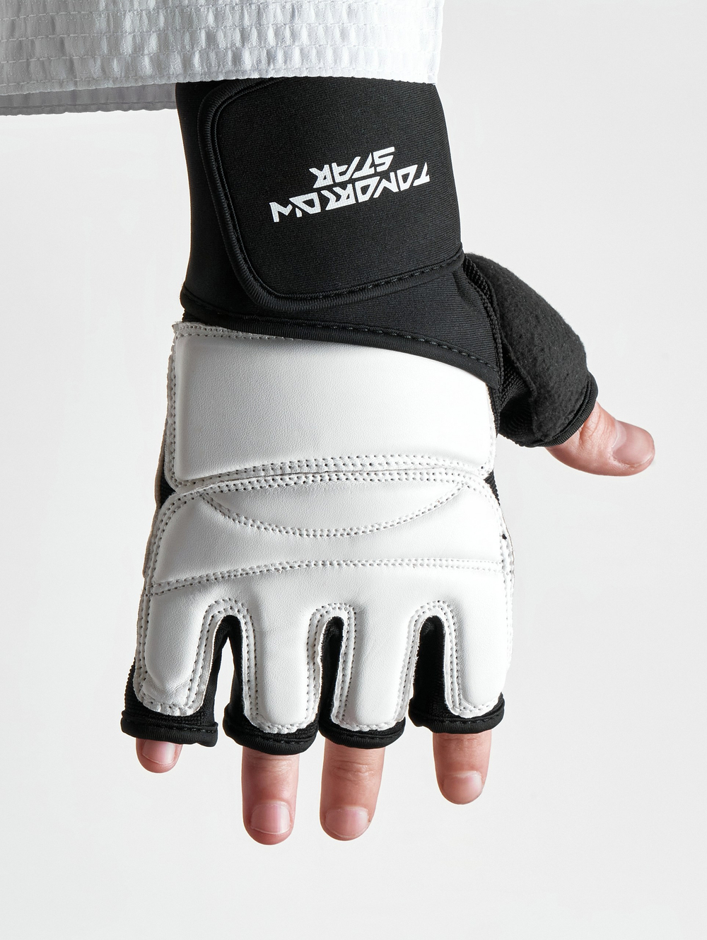 Перчатки для тхэквондо Tomorrow Star Vortex черно-белые
