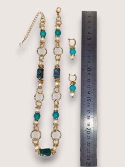 Комплект колье и серьги с хризоколлой