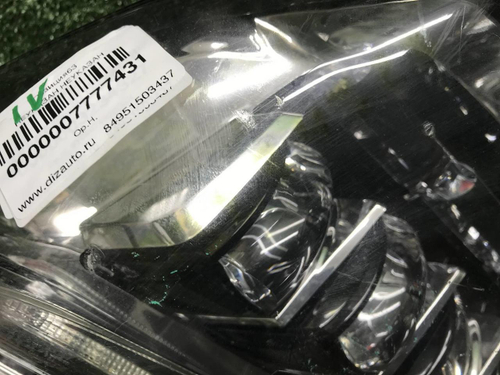 Битая Фара правая Cadillac Escalade 4 (14-20) LED