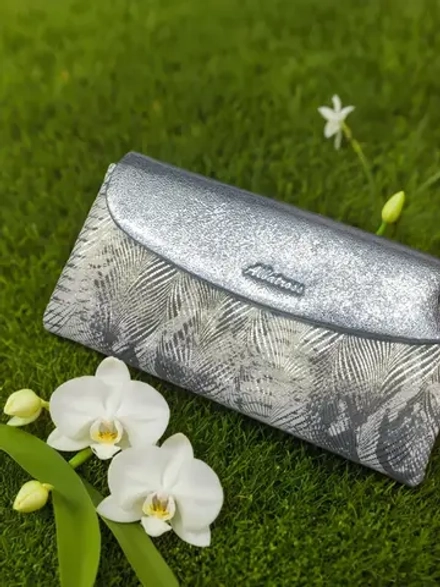 Компактный кошелек из лазерной натуральной кожи серебро