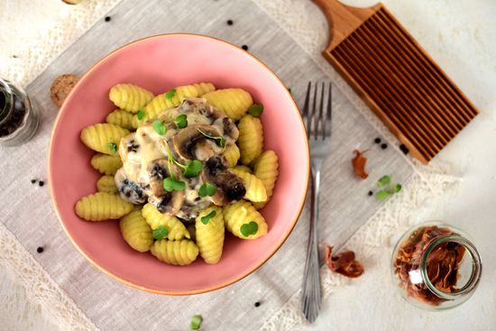 Картофельные ньокки с грибным соусом