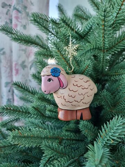 Фарфоровая игрушка любимая овечка