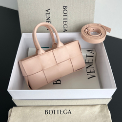 Bottega Veneta Mini East West Arco Tote 22 cm
