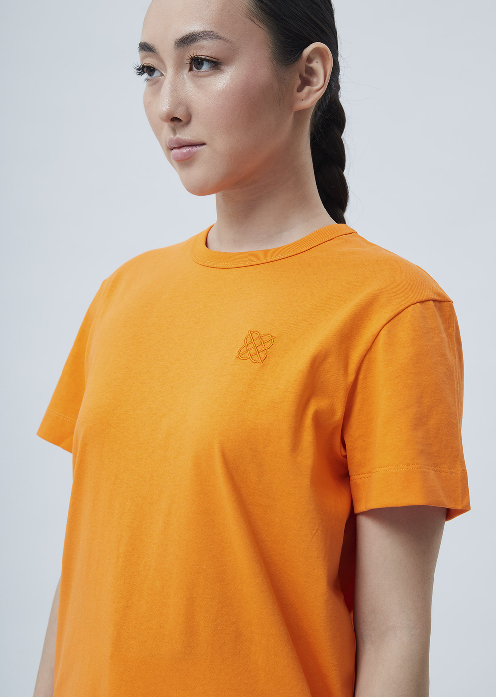 Женская футболка с вышивкой оранжевый р.M