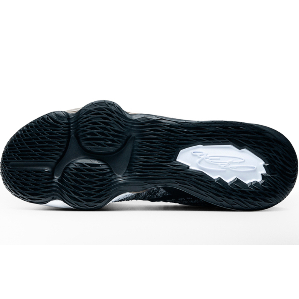 Кроссовки Nike Lebron 17