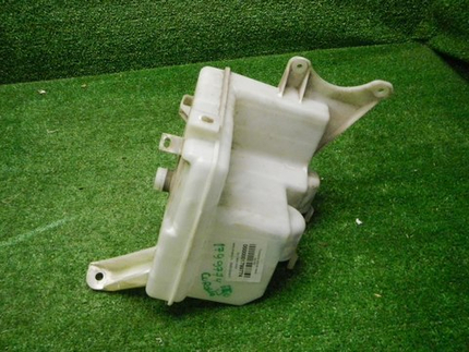 Бачок омывателя Toyota Auris 1 (06-12)