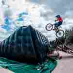 Надувная подушка «FlyBag» для байк-трюков и прыжков, 5,6×4,6×2,5 м