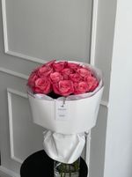 Букет из ярко-розовых роз 17шт