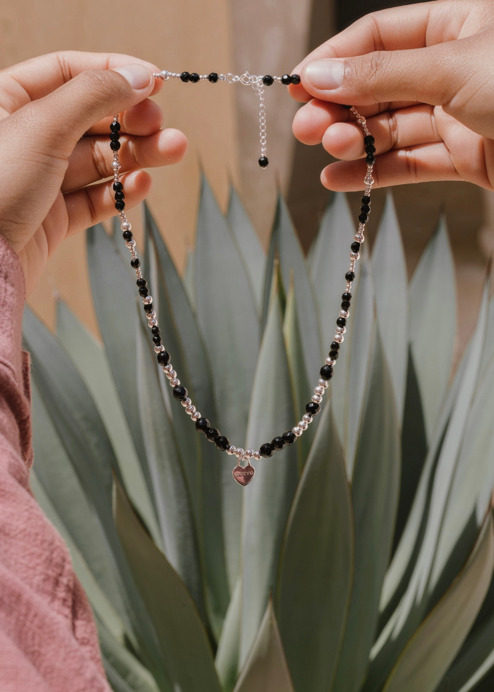 Колье-фенечка "Моно" с черным ониксом