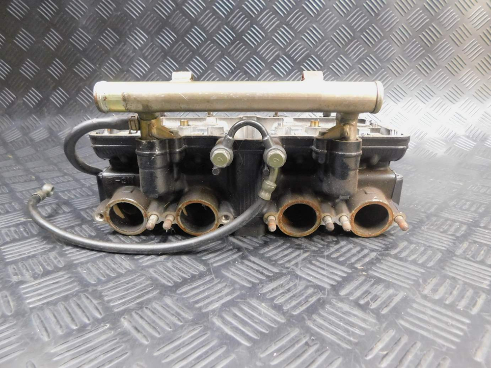 Головка блока цилиндров Kawasaki ZZR 400 98 052979