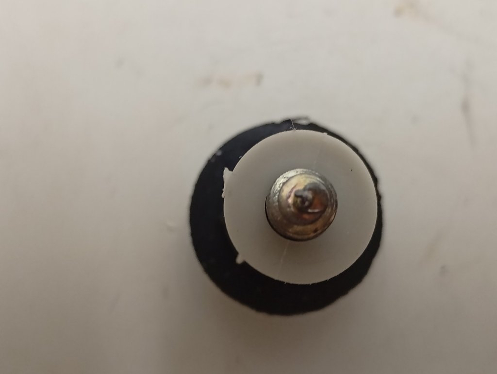 EWUC4105 кт43 Транспортировочные болты для стиральной машины Indesit б/у