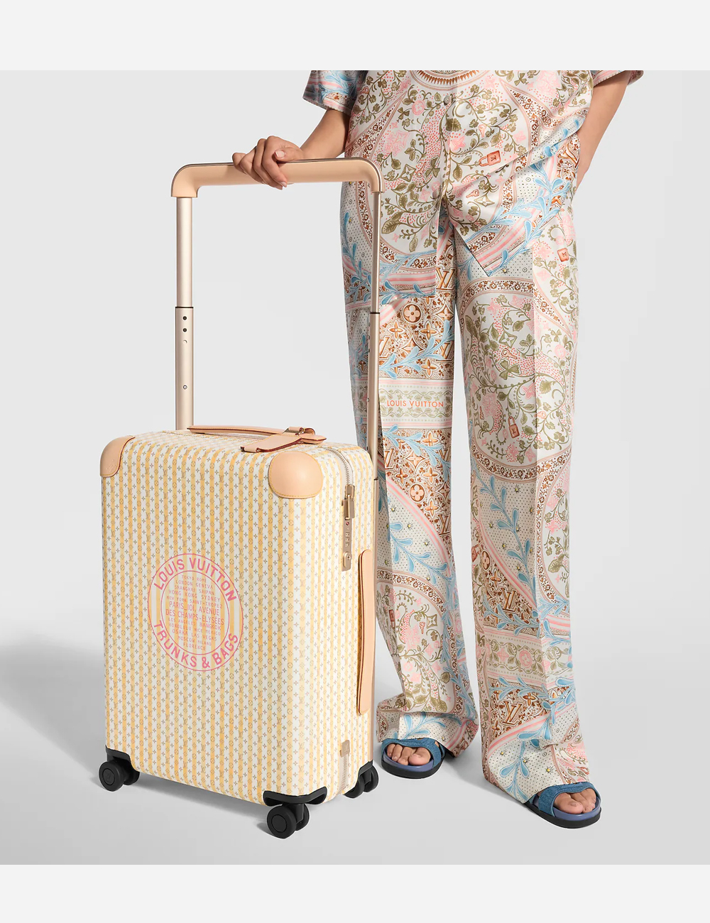 Чемодан Louis Vuitton Horizon 55 Monogram Canvas "Banana Yellow"