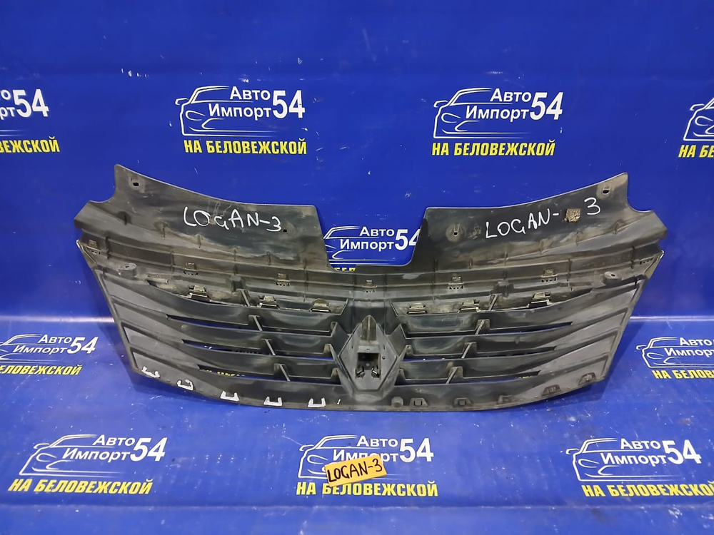 Решетка радиатора RENAULT LOGAN 2010